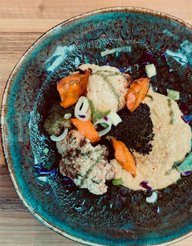 Légumes rôti persillade et houmous a la patate douce - Recette de Charly Fredet - Le Parfait Savoureux