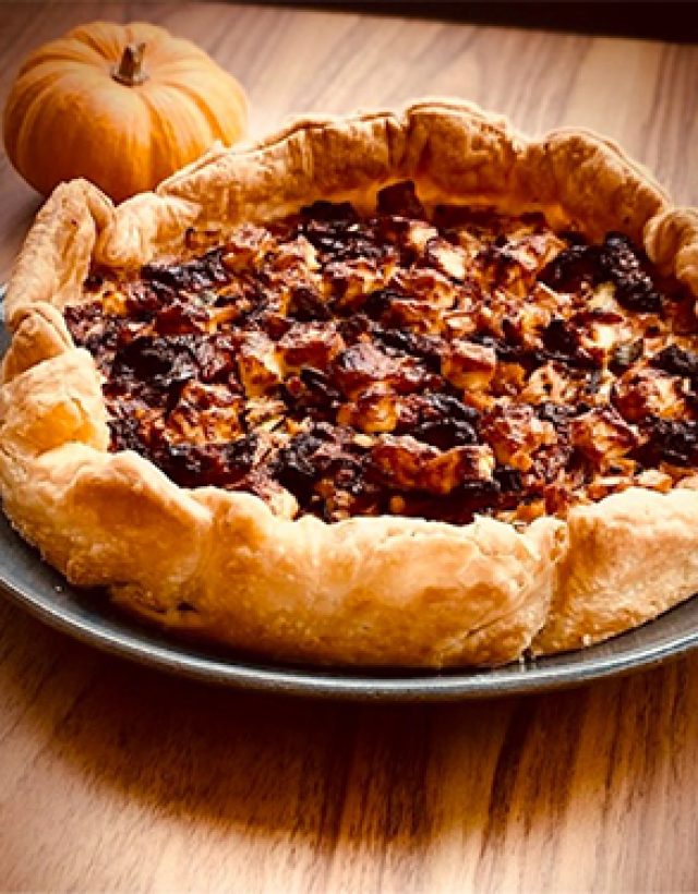 Quiche de patate douce aux sésames noir pesto pistache aux graines d’avoine - Recette de Charly Fredet - Le Parfait Savoureux