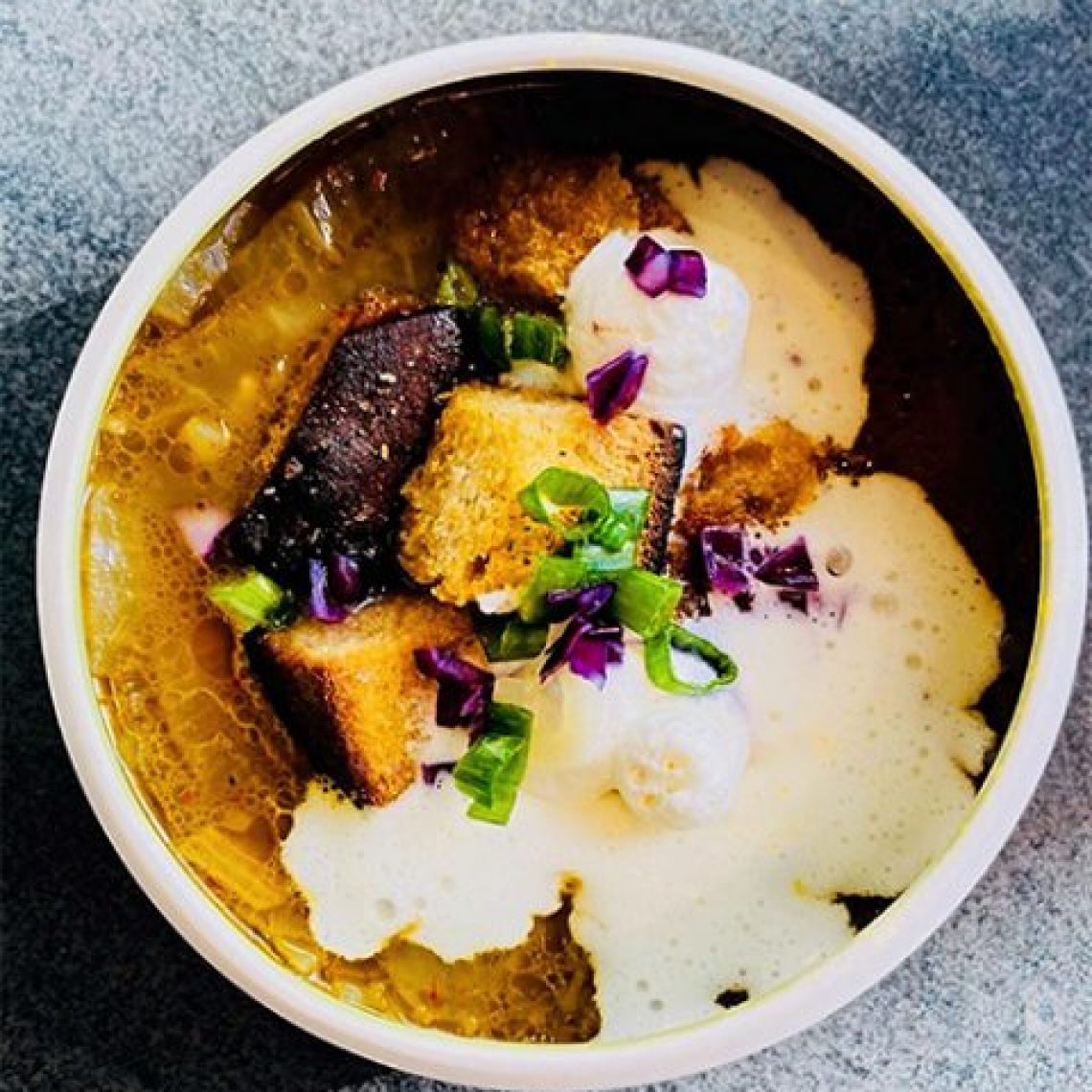 soupe froide ou chaude pour une entrée riches en saveurs - Recette de Charly Fredet - Le Parfait Savoureux