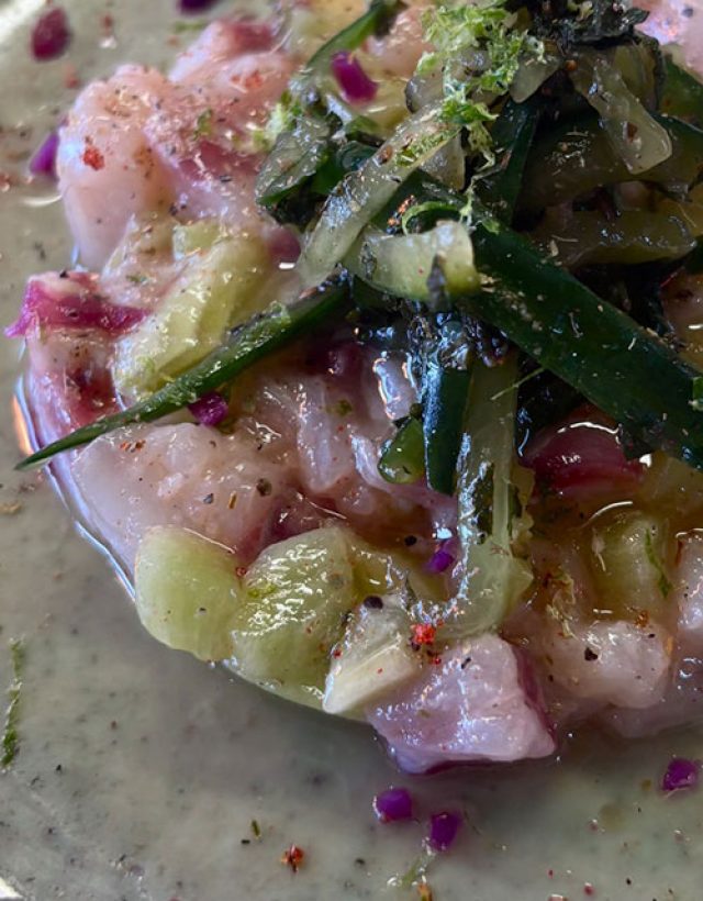 Le Comptoir de Marcel 15 Tartare de bar, myrtilles, huile de cardamome, julienne de concombre et menthe - Le Comptoir de Marcel - Carcans - 33