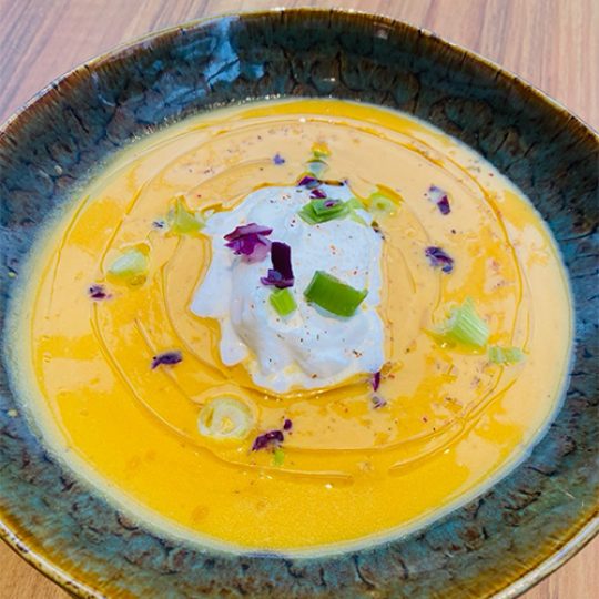 Nos réalisations 3 Velouté de potiron au curcuma - Recette de Charly Fredet - Le Parfait Savoureux